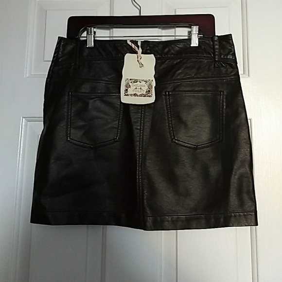 Chelsea and Violet Skirt - Picture 2 of 3